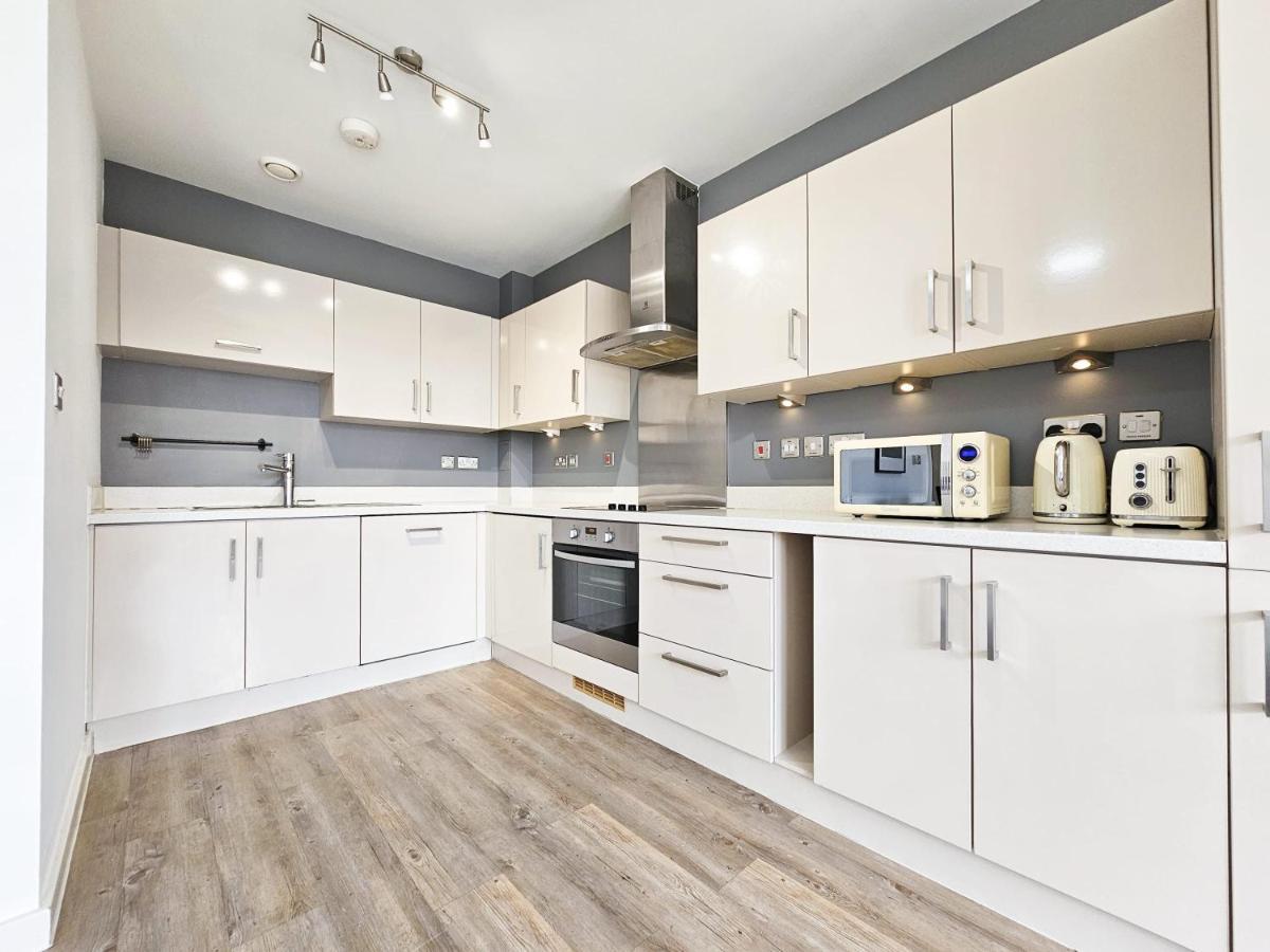 Centrally Located Spacious Flat Near Canary Wharf London Bagian luar foto