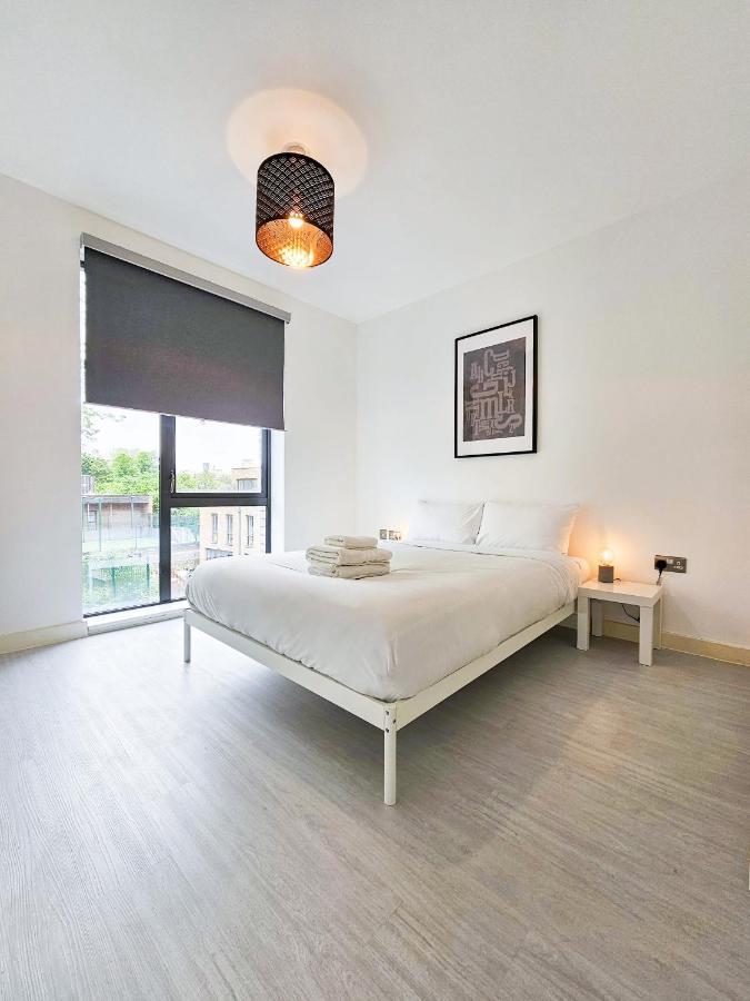 Centrally Located Spacious Flat Near Canary Wharf London Bagian luar foto