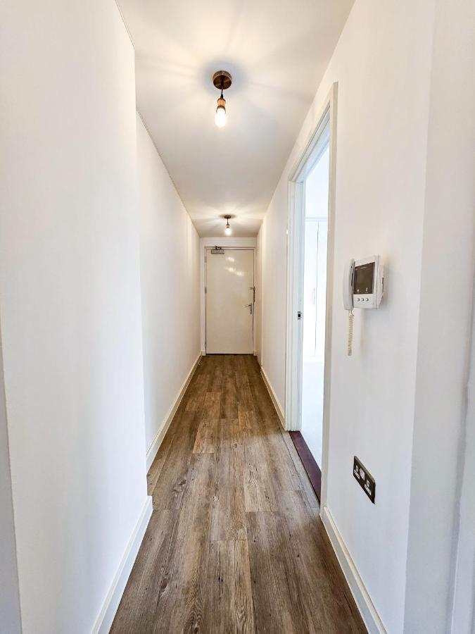Centrally Located Spacious Flat Near Canary Wharf London Bagian luar foto