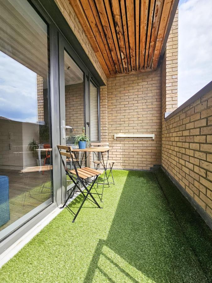 Centrally Located Spacious Flat Near Canary Wharf London Bagian luar foto