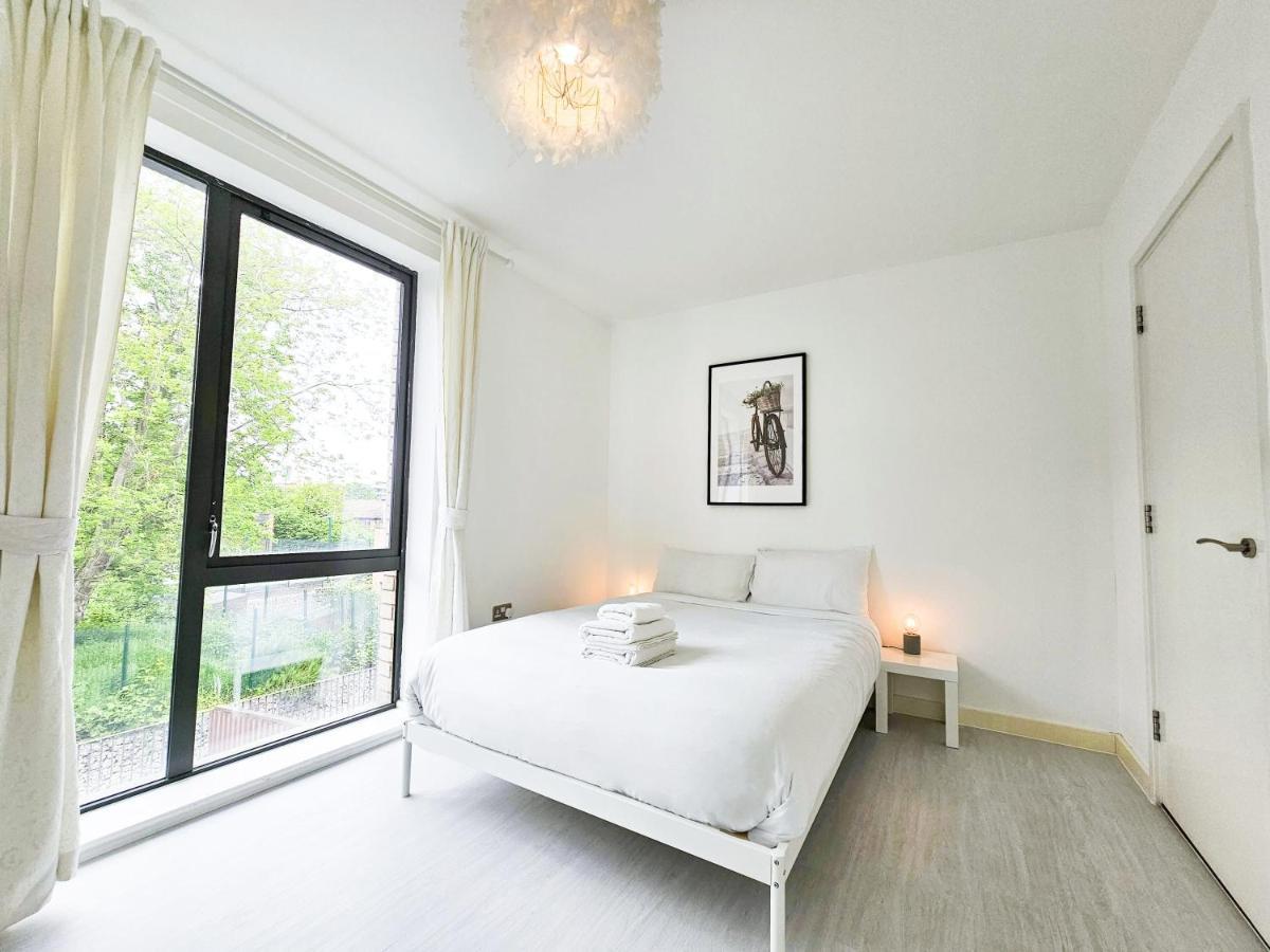 Centrally Located Spacious Flat Near Canary Wharf London Bagian luar foto